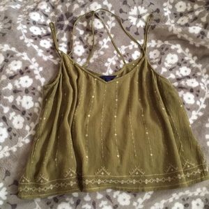 Comfortable and flowy crop top